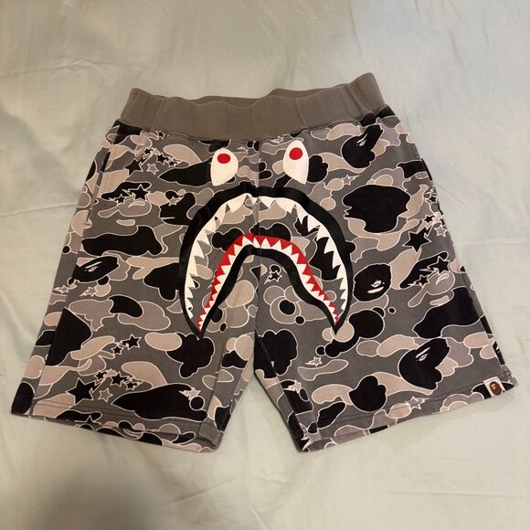 BAPE A Bathing Ape Shark Camo Shorts Gray Black Size L - Picture 1 of 3